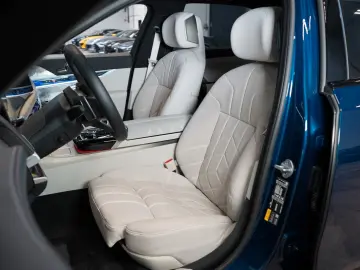 BMW 750e XDRIVE THEATRE HUD SKY-L B&W 110.496€ NETTO