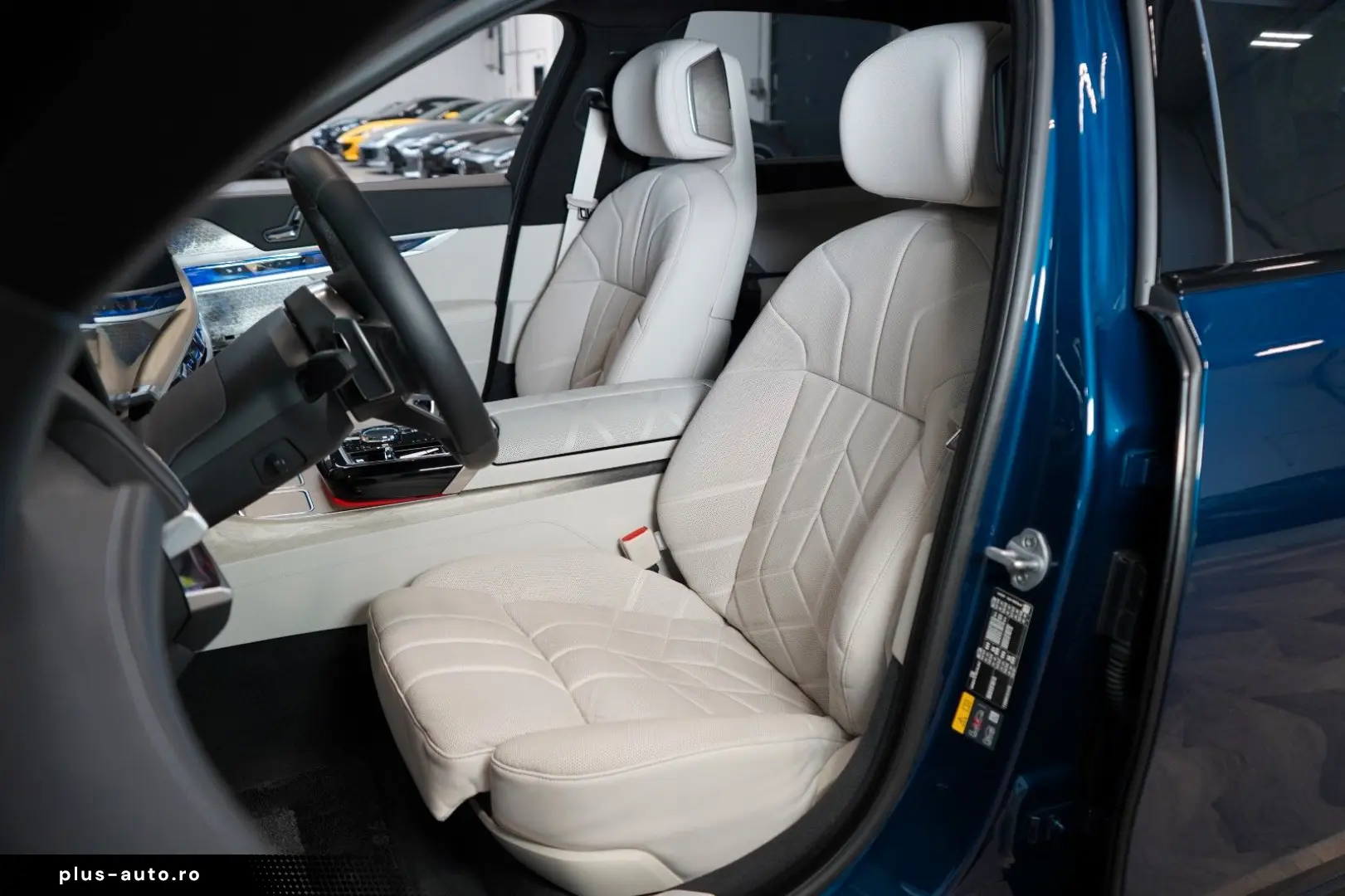 BMW 750e XDRIVE THEATRE HUD SKY-L B&W 110.496€ NETTO