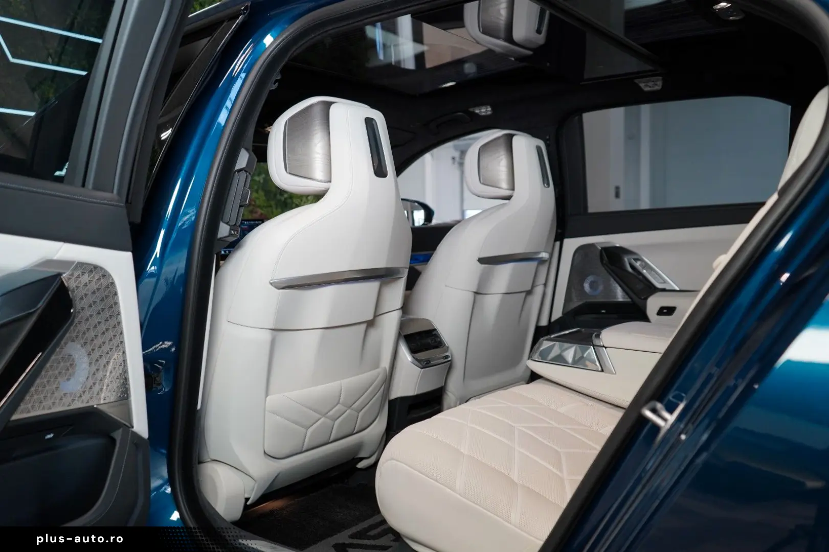 BMW 750e XDRIVE THEATRE HUD SKY-L B&W 110.496€ NETTO