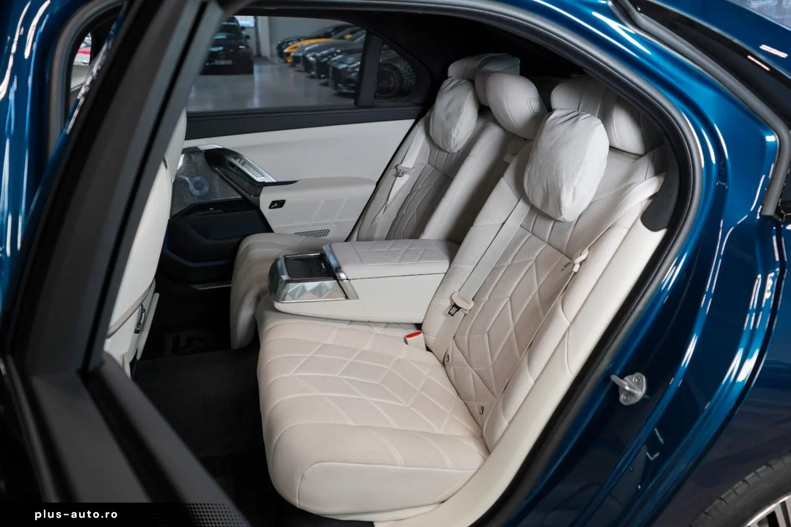 BMW 750e XDRIVE THEATRE HUD SKY-L B&W 110.496€ NETTO