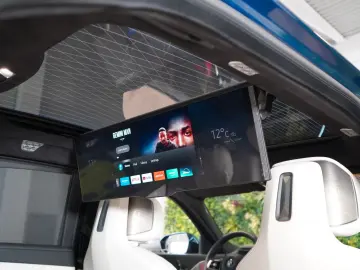 BMW 750e XDRIVE THEATRE HUD SKY-L B&W 110.496€ NETTO