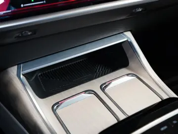 BMW 750e XDRIVE THEATRE HUD SKY-L B&W 110.496€ NETTO