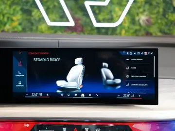 BMW 750e XDRIVE THEATRE HUD SKY-L B&W 110.496€ NETTO