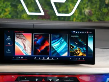 BMW 750e XDRIVE THEATRE HUD SKY-L B&W 110.496€ NETTO