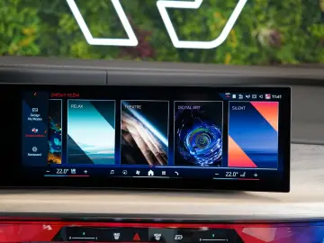 BMW 750e XDRIVE THEATRE HUD SKY-L B&W 110.496€ NETTO