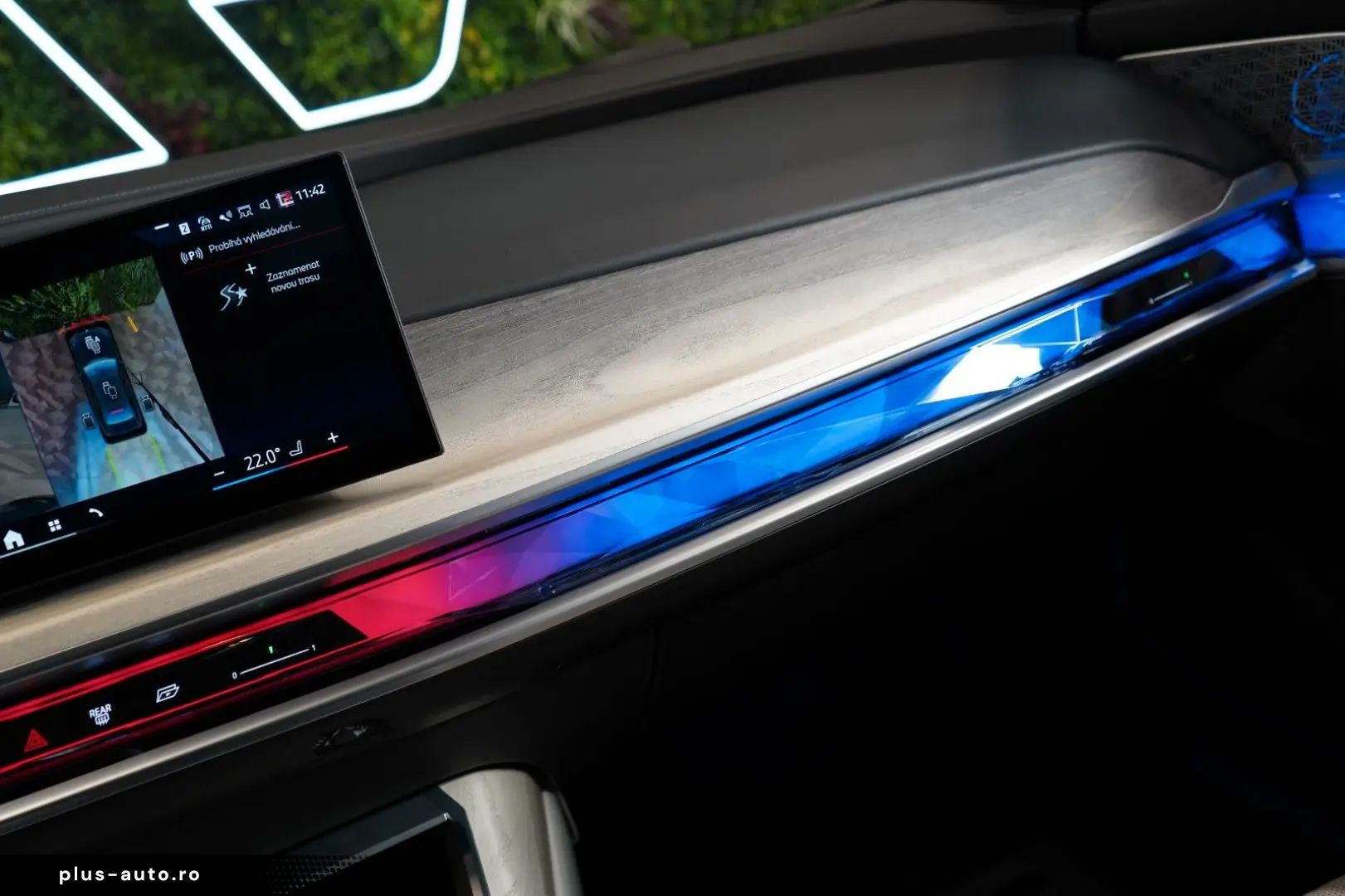 BMW 750e XDRIVE THEATRE HUD SKY-L B&W 110.496€ NETTO