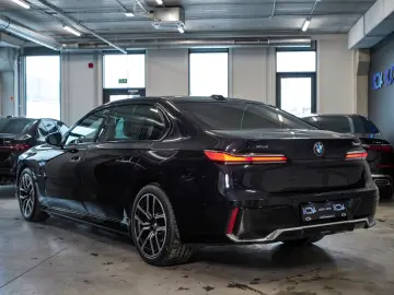 BMW 750e xDrive