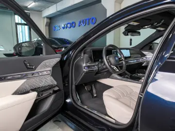 BMW 750e xDrive
