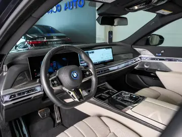 BMW 750e xDrive