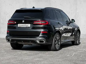 BMW X5 xDrive30d M-SPORTPAKET AHK PANO STANDHEIZUNG