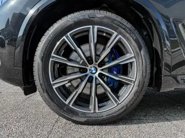 BMW X5 xDrive30d M-SPORTPAKET AHK PANO STANDHEIZUNG