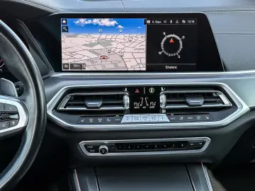 BMW X5 xDrive30d M-SPORTPAKET AHK PANO STANDHEIZUNG