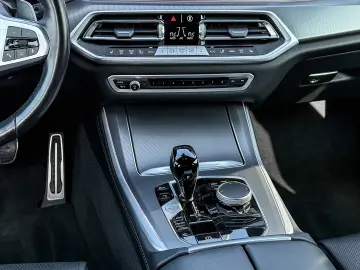 BMW X5 xDrive30d M-SPORTPAKET AHK PANO STANDHEIZUNG