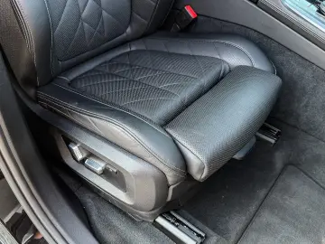 BMW X5 xDrive30d M-SPORTPAKET AHK PANO STANDHEIZUNG