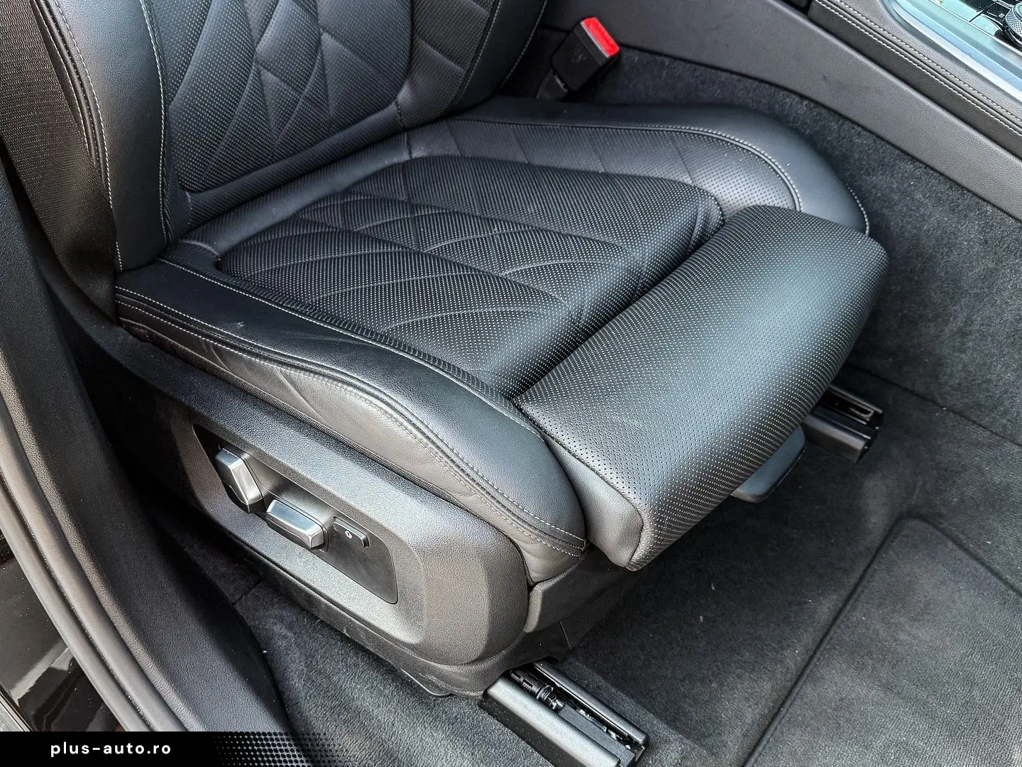 BMW X5 xDrive30d M-SPORTPAKET AHK PANO STANDHEIZUNG