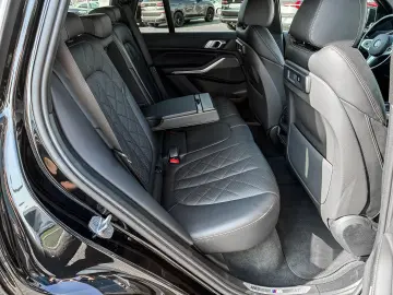 BMW X5 xDrive30d M-SPORTPAKET AHK PANO STANDHEIZUNG