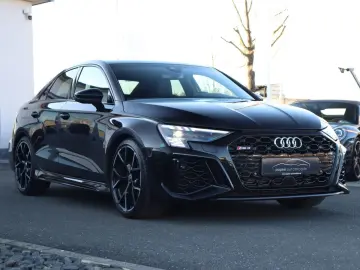 AUDI RS3 Limousine 2.5 TFSI  SPORT-ABGAS MAGNETIC 280