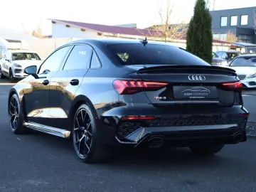 AUDI RS3 Limousine 2.5 TFSI  SPORT-ABGAS MAGNETIC 280
