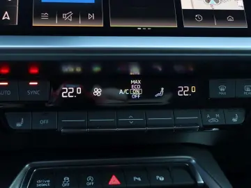 AUDI RS3 Limousine 2.5 TFSI  SPORT-ABGAS MAGNETIC 280