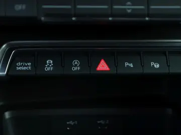 AUDI RS3 Limousine 2.5 TFSI  SPORT-ABGAS MAGNETIC 280