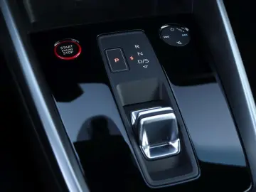 AUDI RS3 Limousine 2.5 TFSI  SPORT-ABGAS MAGNETIC 280