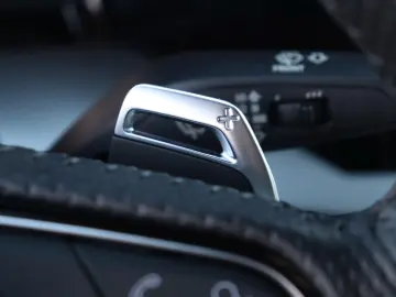 AUDI RS3 Limousine 2.5 TFSI  SPORT-ABGAS MAGNETIC 280