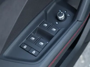 AUDI RS3 Limousine 2.5 TFSI  SPORT-ABGAS MAGNETIC 280