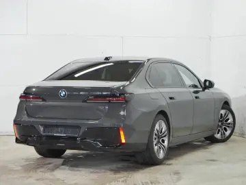 BMW 740d xDrive Limousine