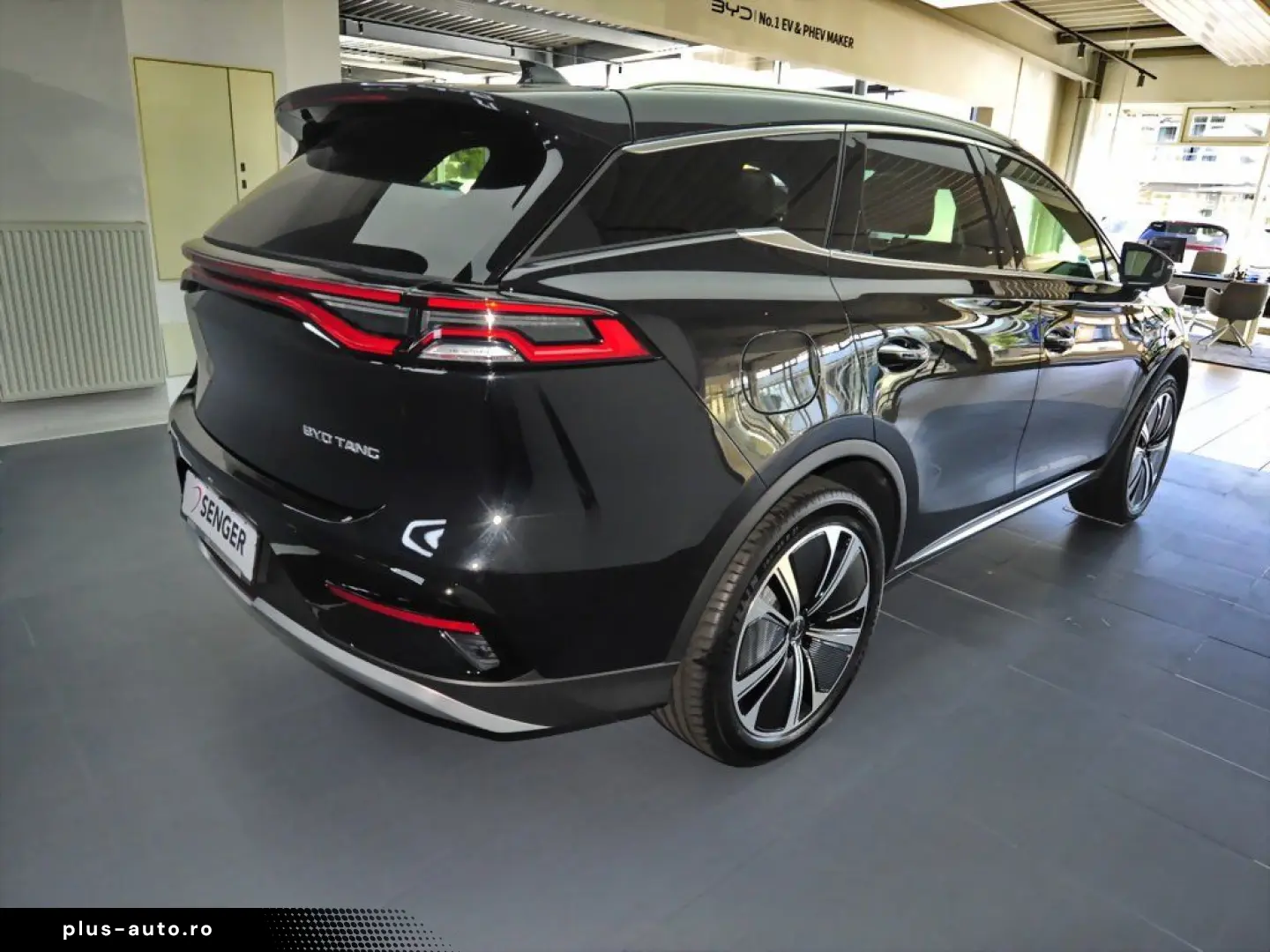 BYD TANG EV AWD 7-Seat Panorama Ambient FACELIFT