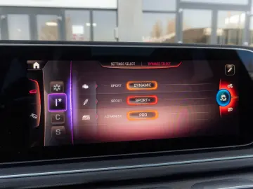 Mercedes-Benz GLE 53 AMG 4Matic _PANO_HUD