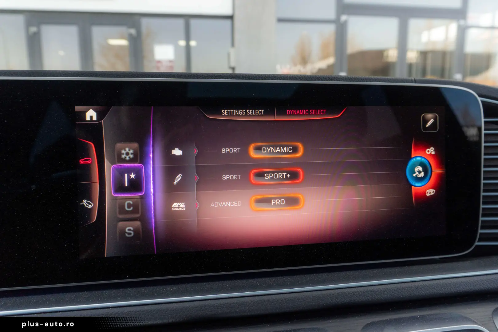 Mercedes-Benz GLE 53 AMG 4Matic _PANO_HUD