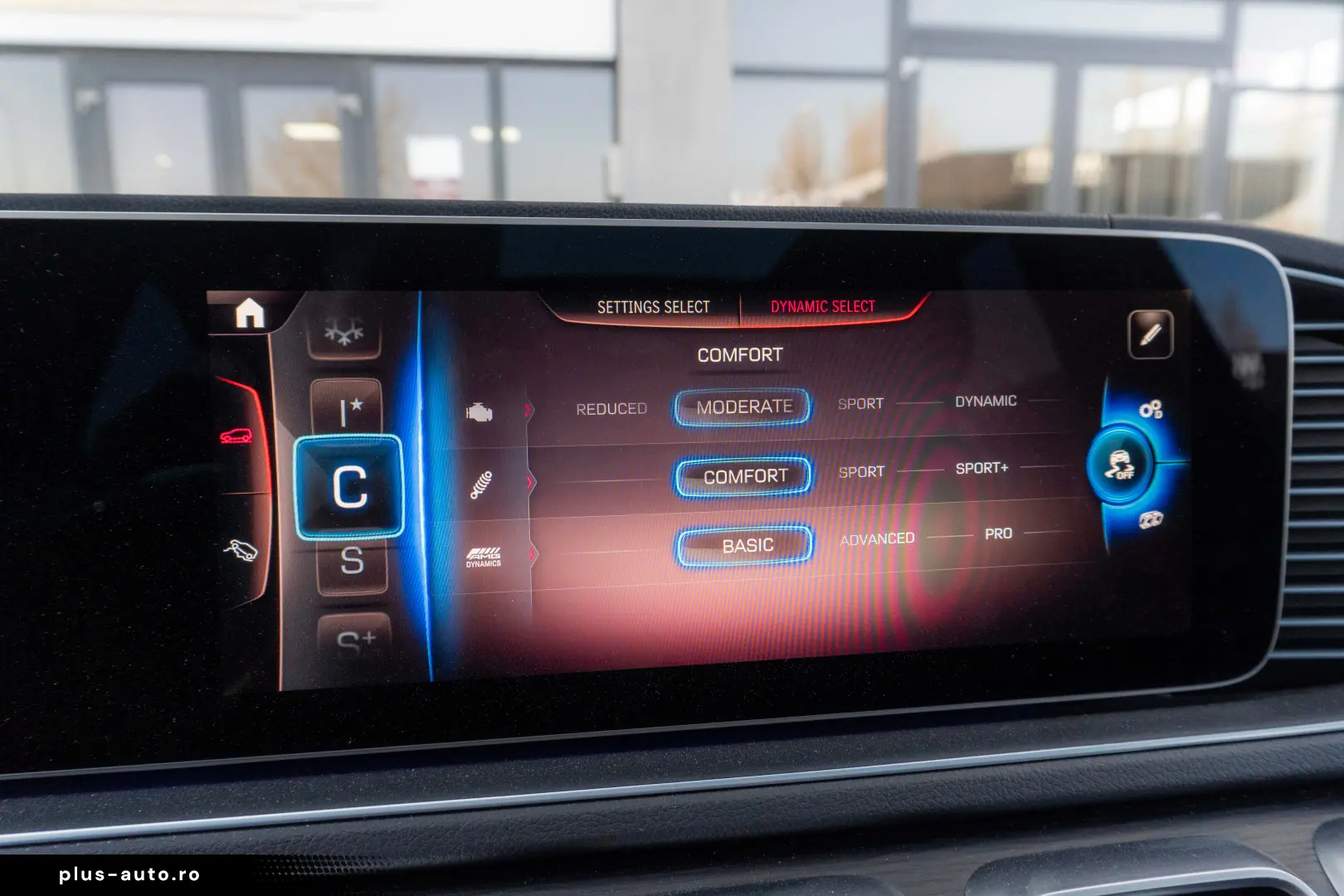 Mercedes-Benz GLE 53 AMG 4Matic _PANO_HUD