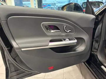 Mercedes-Benz CLA250EQ PROGRESSIVE AMBIENTE MEMORY MBUX SHZ