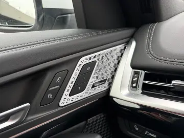 BMW X1 20d xDr MSp Massage H&K HUD Panoramic