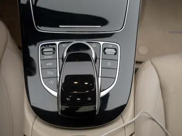 Mercedes Benz E 220D 4m