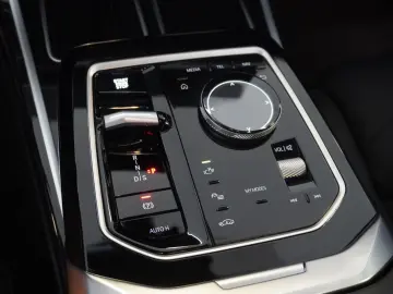 BMW 740 d xDrive Limousine Aut. Lang M Skyl. Kamera