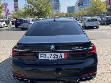 BMW 745