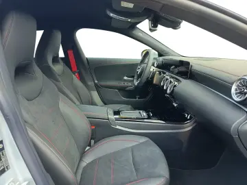 Mercedes-Benz CLA 35 AMG 4-Matic  Alu 19 Zoll Navi LED