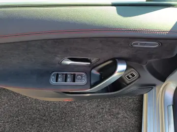 Mercedes-Benz CLA 35 AMG 4-Matic  Alu 19 Zoll Navi LED