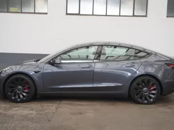 TESLA Model 3 Performance  Mwst. ausweisbar HU neu
