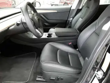 TESLA Model 3 Standard Reichweite Plus