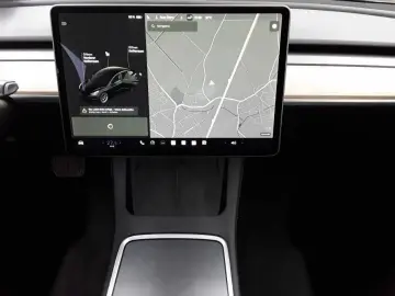 TESLA Model 3 Standard Reichweite Plus
