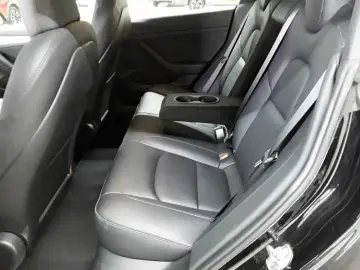 TESLA Model 3 Standard Reichweite Plus