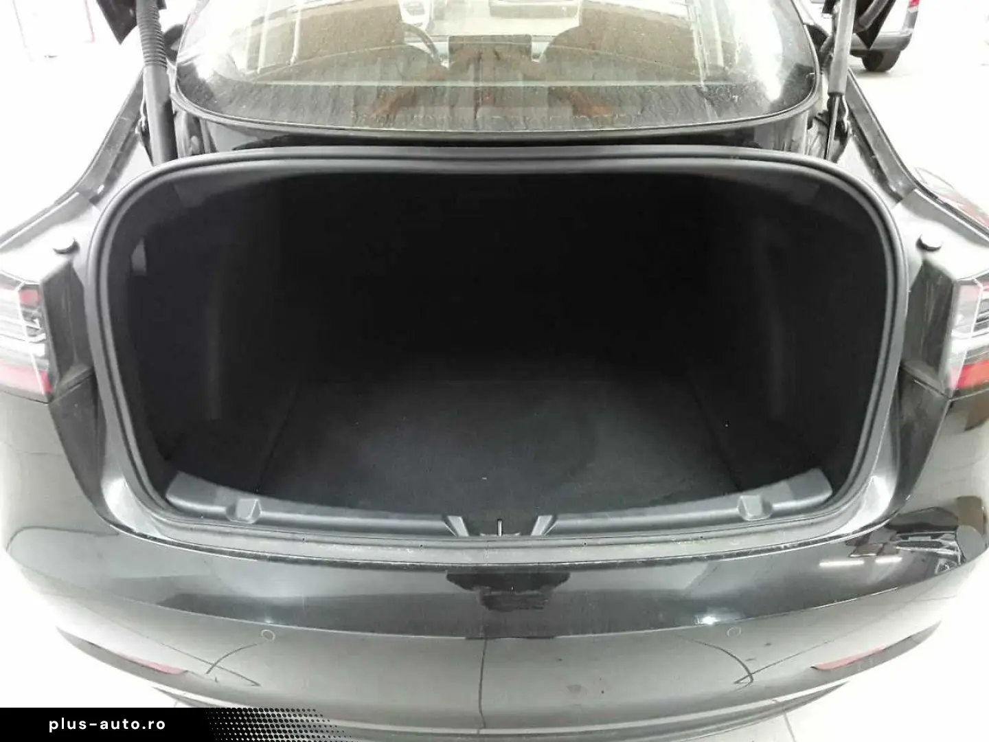 TESLA Model 3 Standard Reichweite Plus