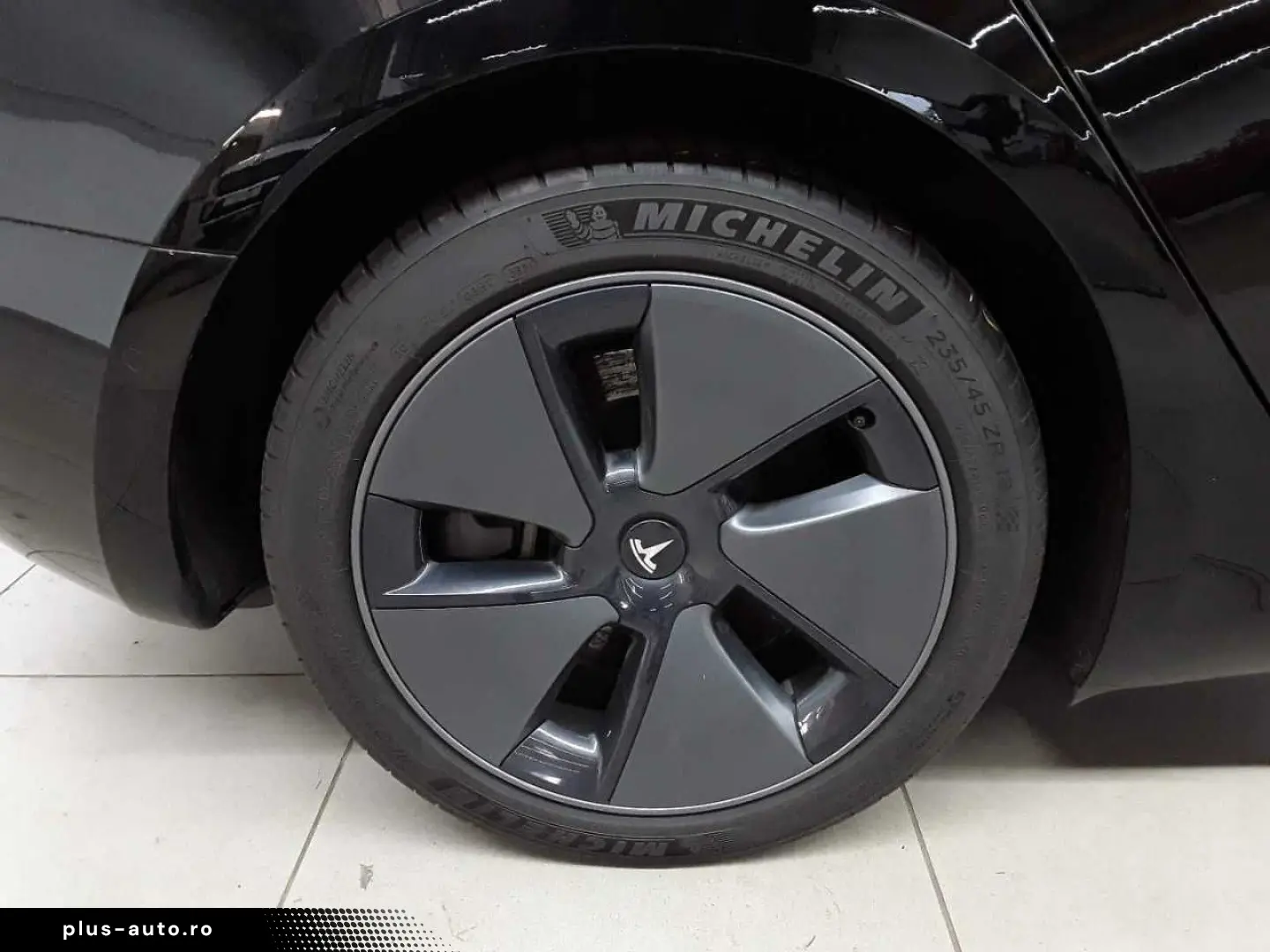 TESLA Model 3 Standard Reichweite Plus