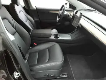 TESLA Model 3 Standard Reichweite Plus