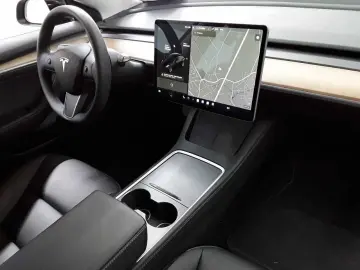 TESLA Model 3 Standard Reichweite Plus
