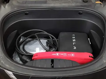 TESLA Model 3 Standard Reichweite Plus