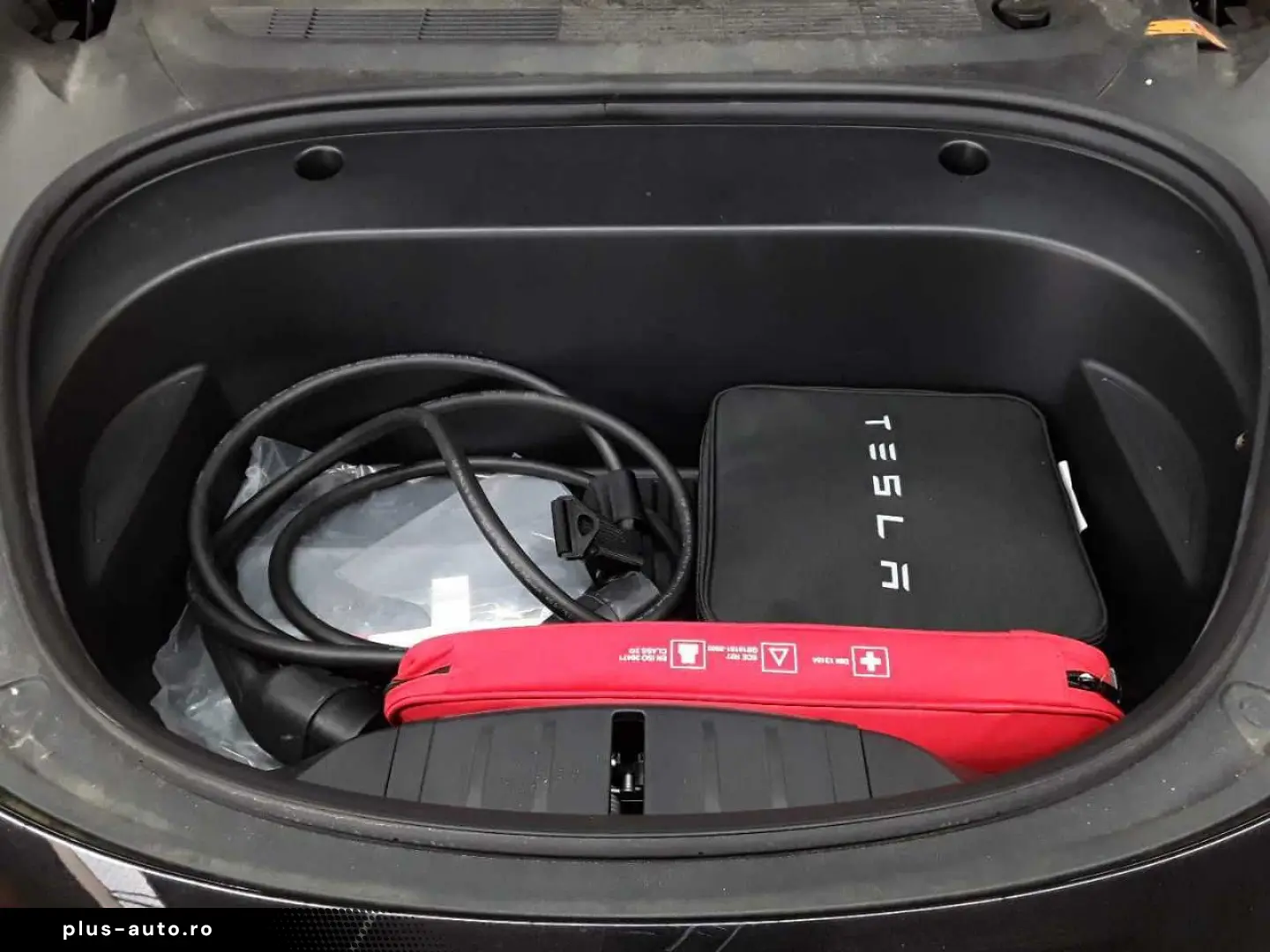 TESLA Model 3 Standard Reichweite Plus