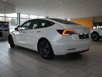 TESLA Model 3 LONGRANGE DUAL-MOTOR NAVI KAMERA PANO SH